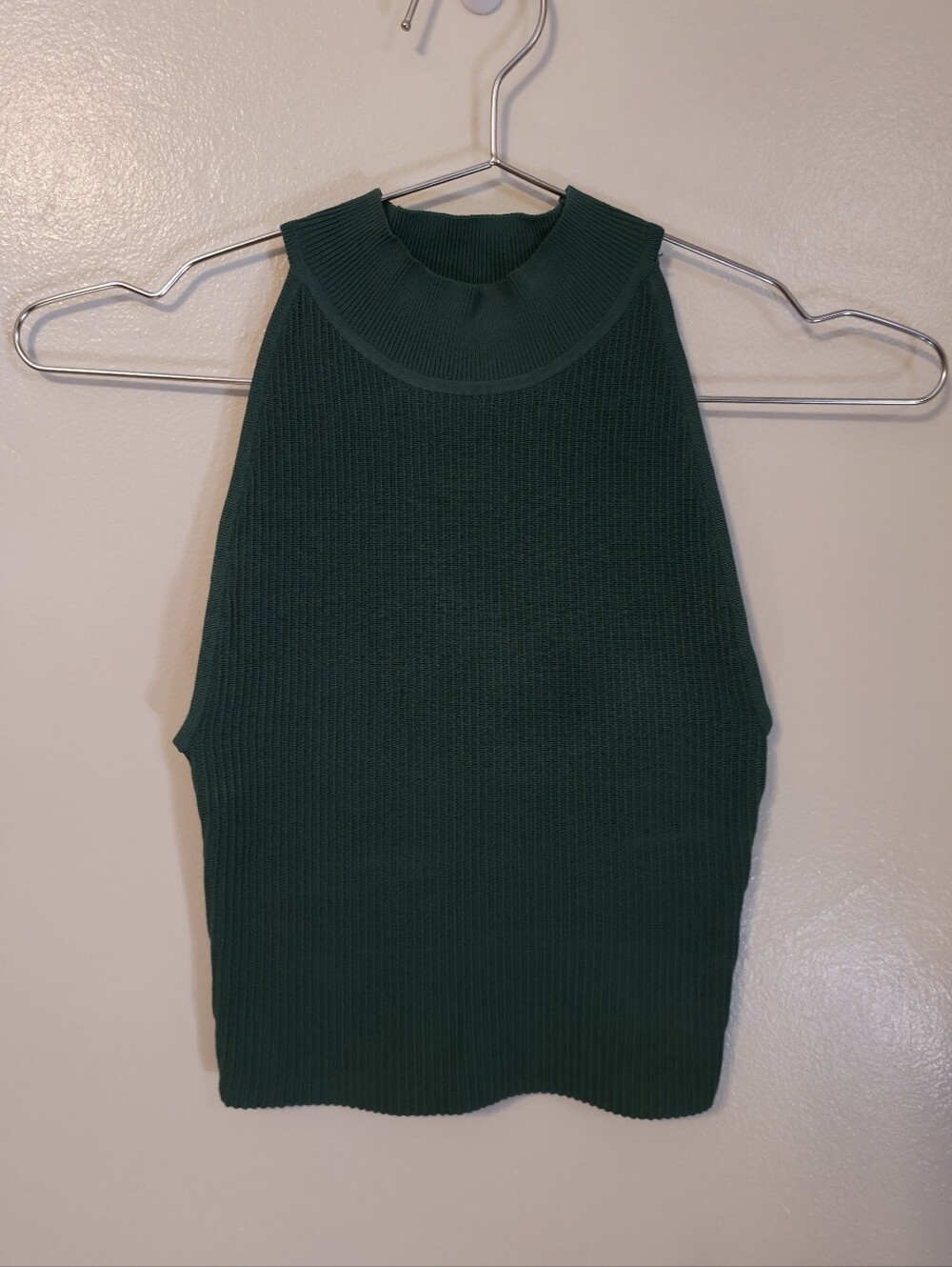Aritzia Babaton Sculpt Knit Tank Top Green - 2XS